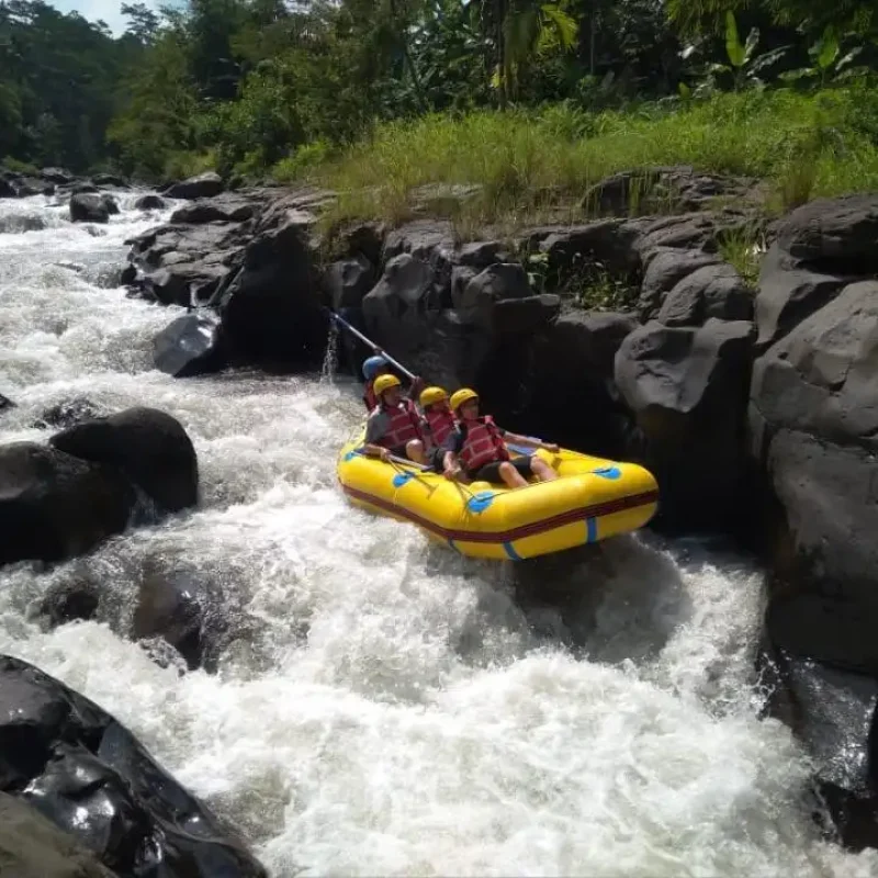 Lombok-Rafting-Activity-b29a84bf-a7ca-41ef-85ec-6c28260de803